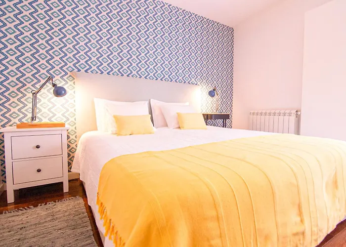 The Bonsai - Glamorous Chiado شقة